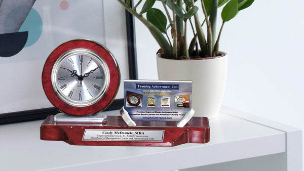Engrave Name Plate Desk Clock Business Card Holder Display Table Stand Desktop Case Silver Mahogany Wood Employee Promotion Graduation Gift Corporate Company Service Award